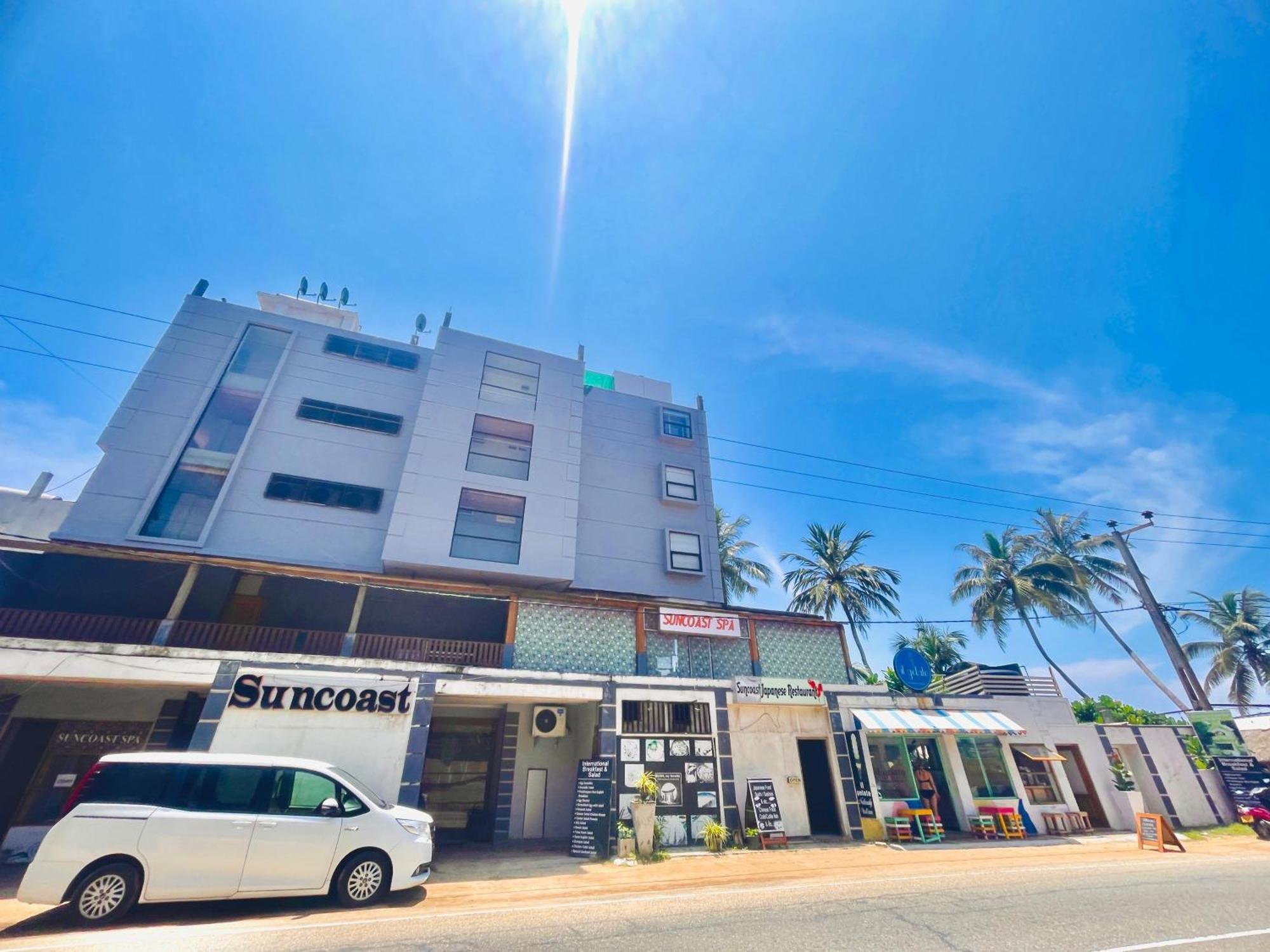 Suncoast Beach Hotel Mirissa Esterno foto