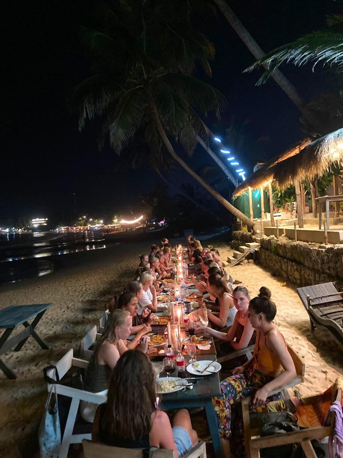 Suncoast Beach Hotel Mirissa Esterno foto